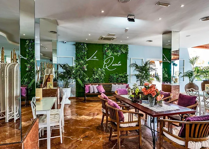 Coral La Quinta Park *